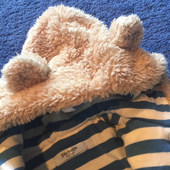 Baby Boden fuzzy hooded button up coat! - Picture 7 of 7